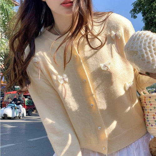 Cardigan Kawaii pour Femme avec Nœuds Décoratifs et Perles Chic & Stil