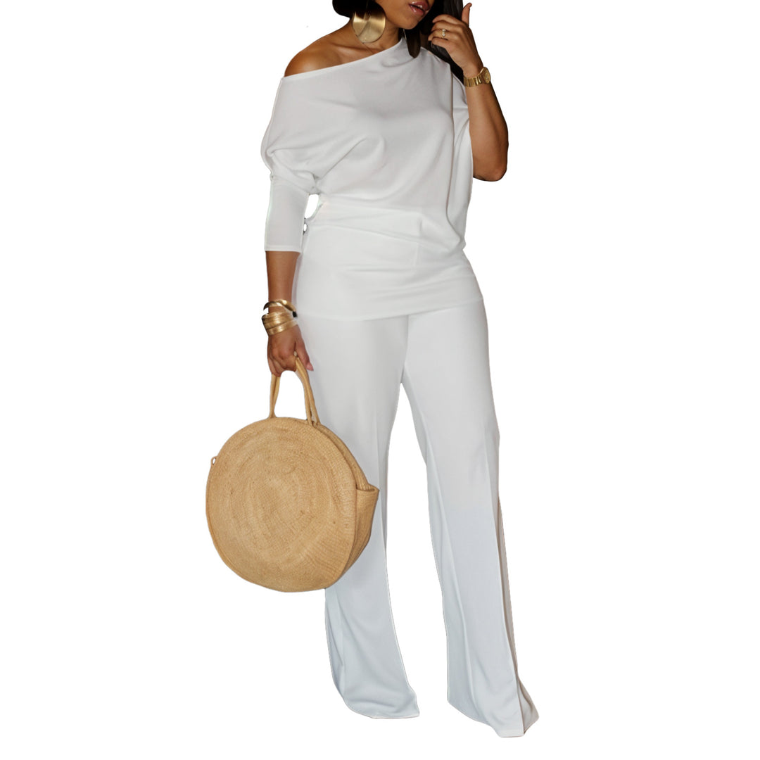 Woman Elegant set with a beautiful one-shoulder top and wide pants Lune London