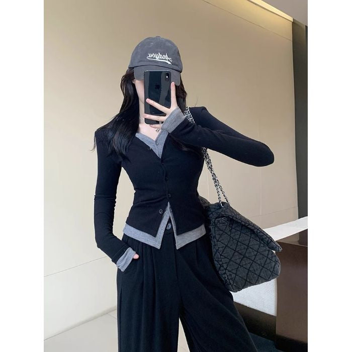 Ladies fitted long sleeve top with elegant under collar Chic & Stil