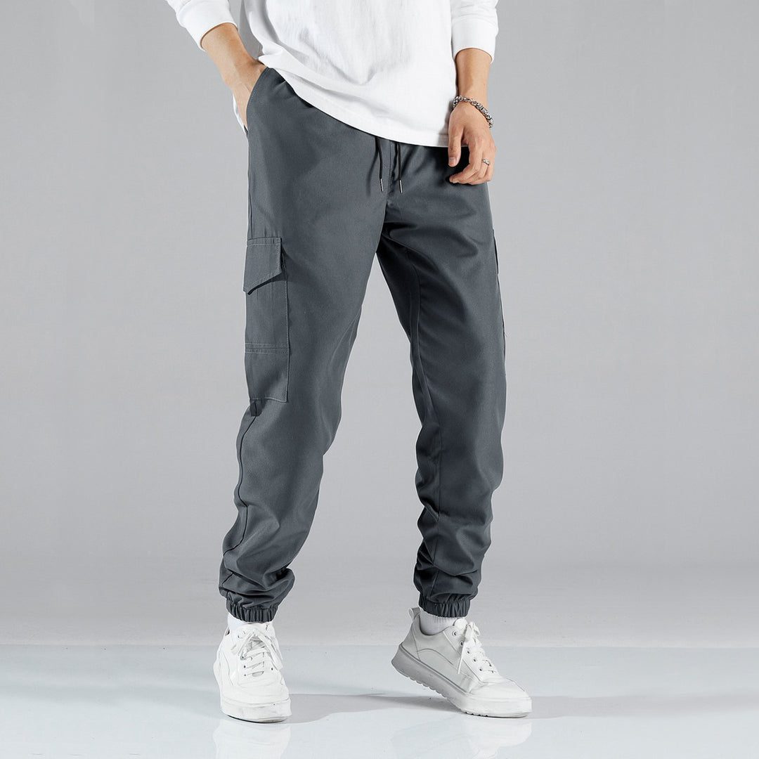 Men's cargo pants with adjustable waist and practical side pockets Lune London