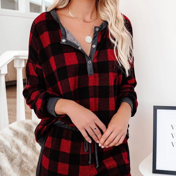 Comfortable plaid lounge set for women with short sleeve top and shorts Lune London