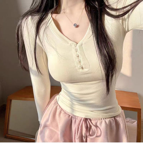 Ladies long sleeve shirt with elegant button placket Chic & Stil