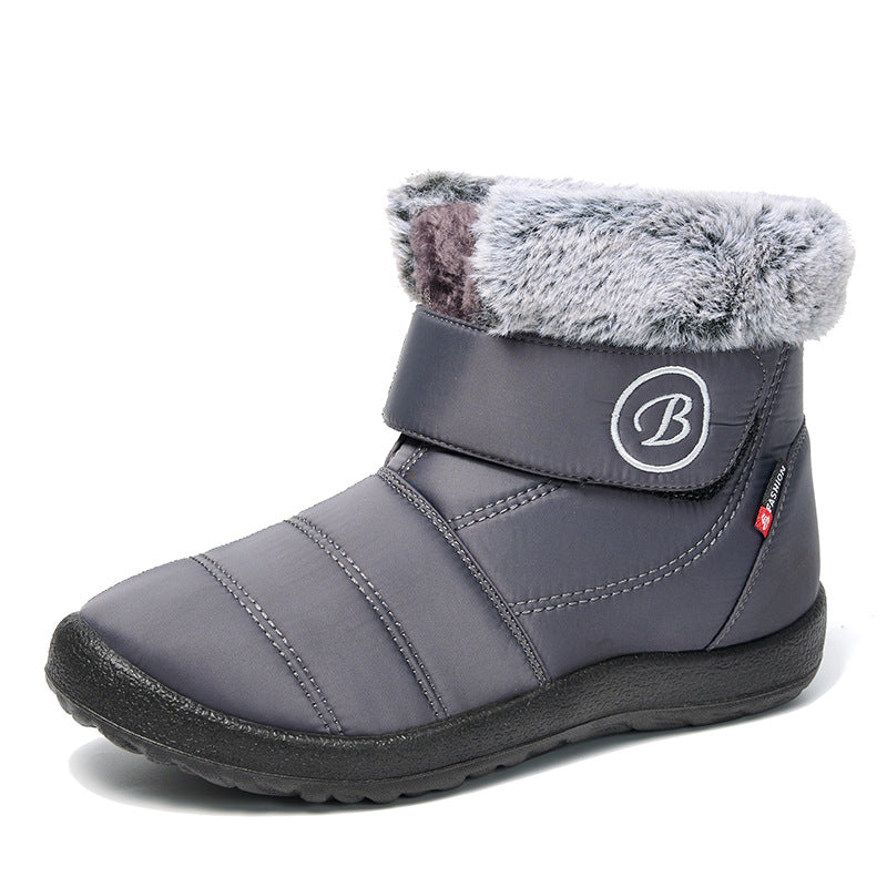 Insulated winter boots for women with practical velcro closure and warm fleece lining Lune London