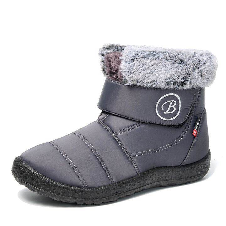 Insulated winter boots for women with practical velcro closure and warm fleece lining Lune London