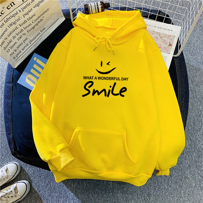 Women's hoodie with cheerful smile print Chic & Stil