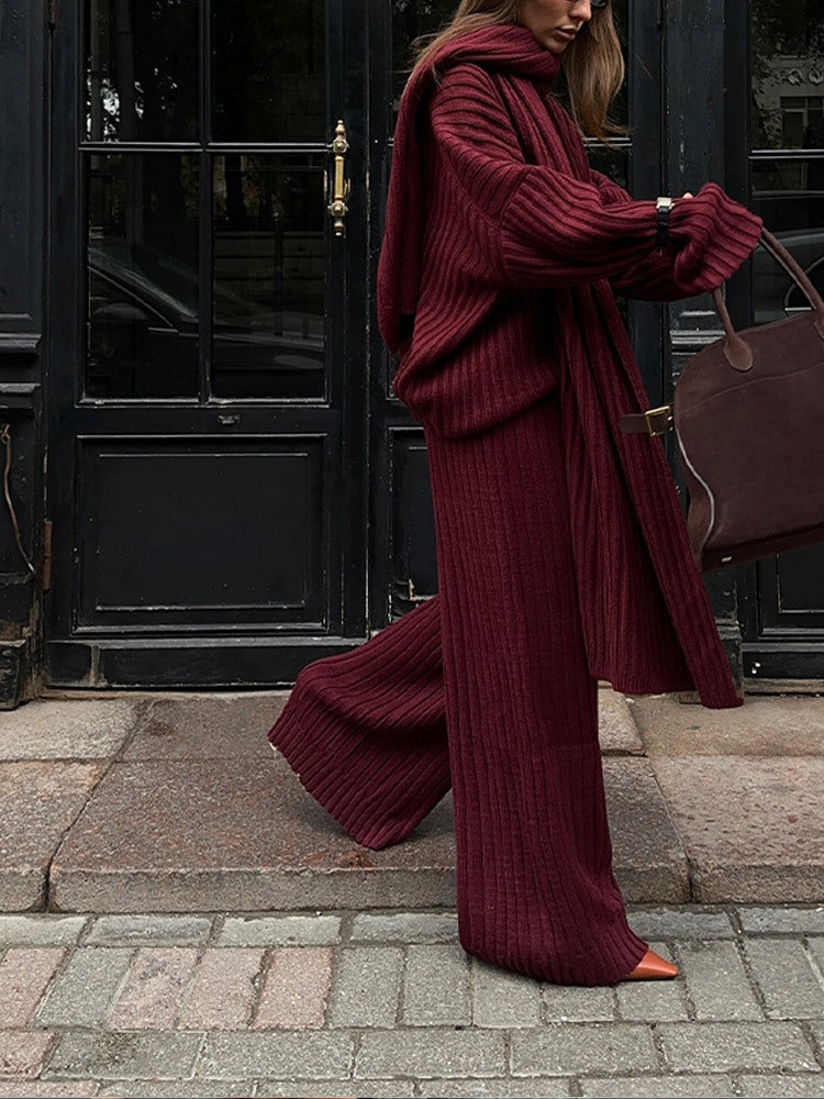 Women knit outfit with wide legs and oversized top Lune London