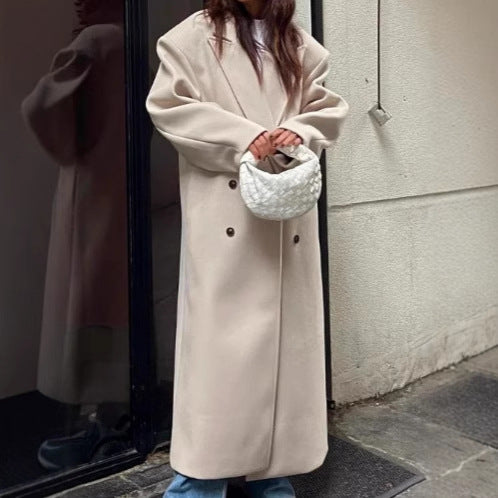 Oversized trench coat for women with double-breasted buttons and classic lapel Lune London
