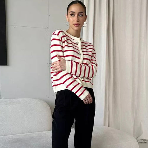 Cardigan rayé pour femme avec détail de bouton Chic & Stil