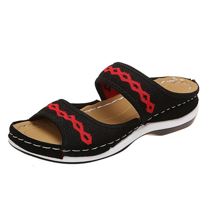 Comfortable sandals for women with a stylish strap and a breathable surface Lune London