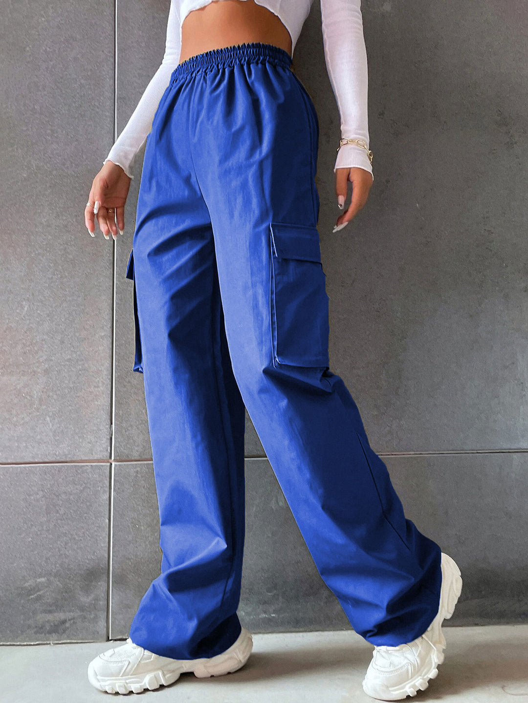 Cargo pants for women with side pockets and elastic waistband Lune London