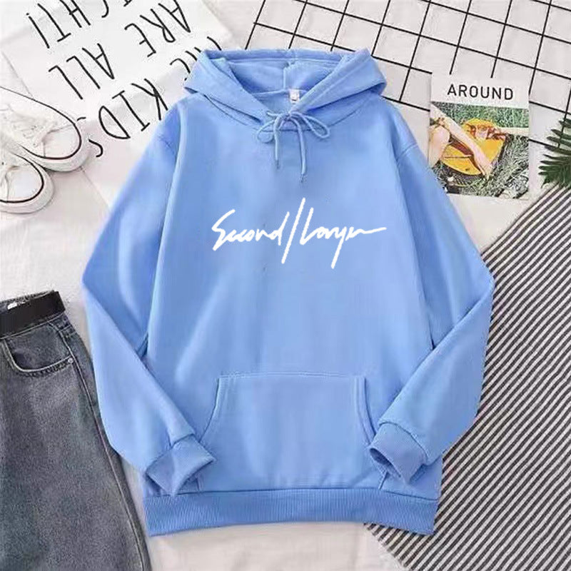 Women's hoodie with modern lettering and comfortable fit Chic & Stil