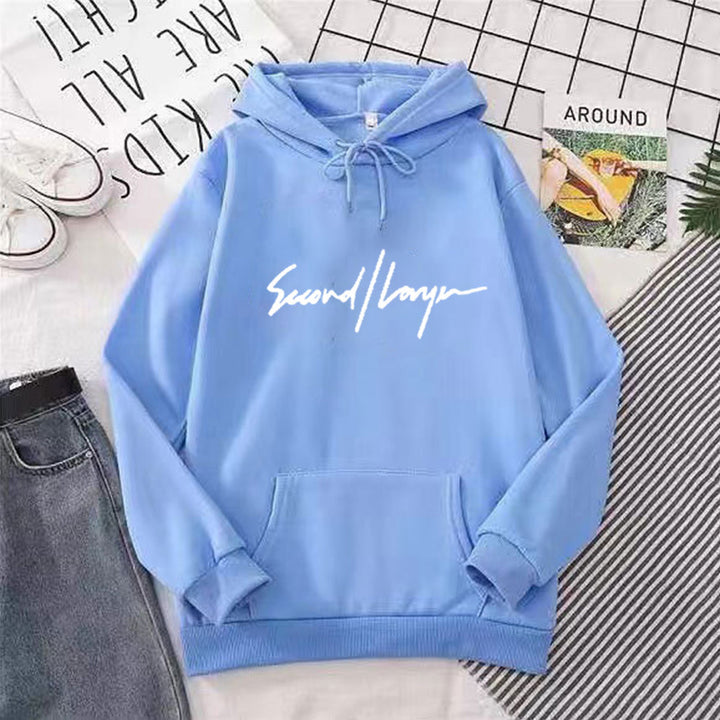 Women's hoodie with modern lettering and comfortable fit Chic & Stil