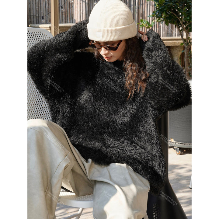 Women's Cozy Oversize Sweater in Faux Fur Look with Round Neck