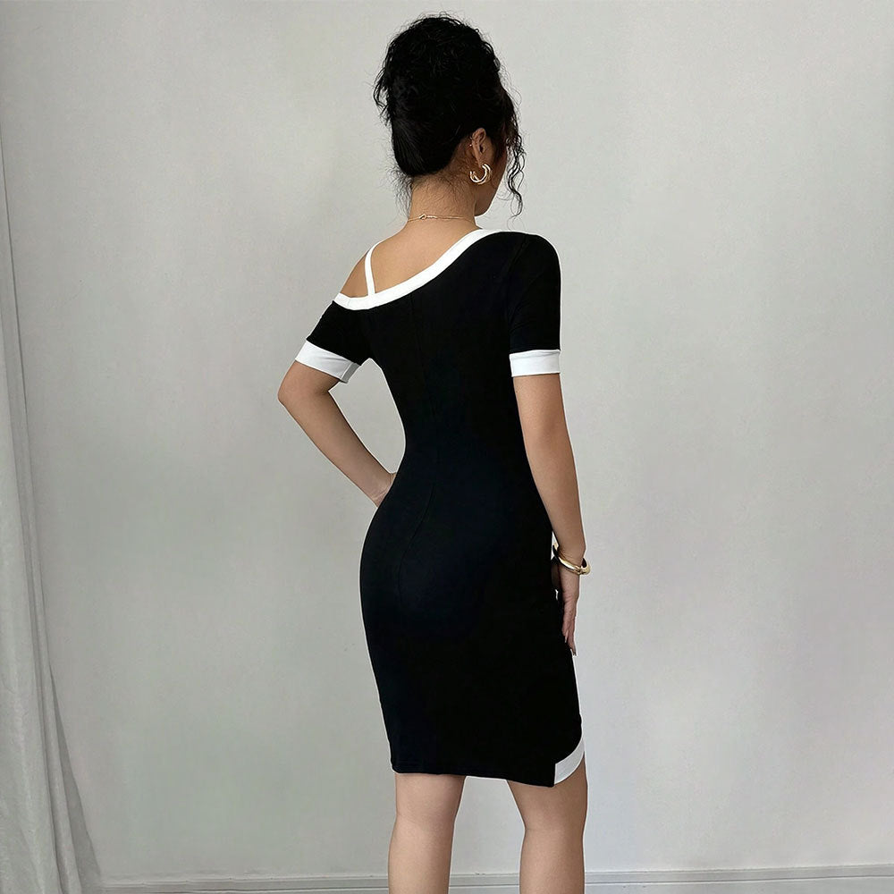 Robe mini ajustée pour femme avec décolleté asymétrique et sangle décorative Chic & Stil