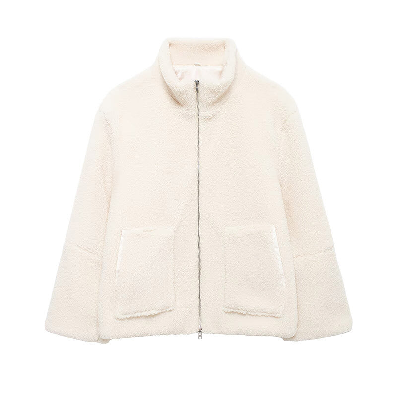 Modest fleece jacket for women with practical pockets and a high collar Lune London