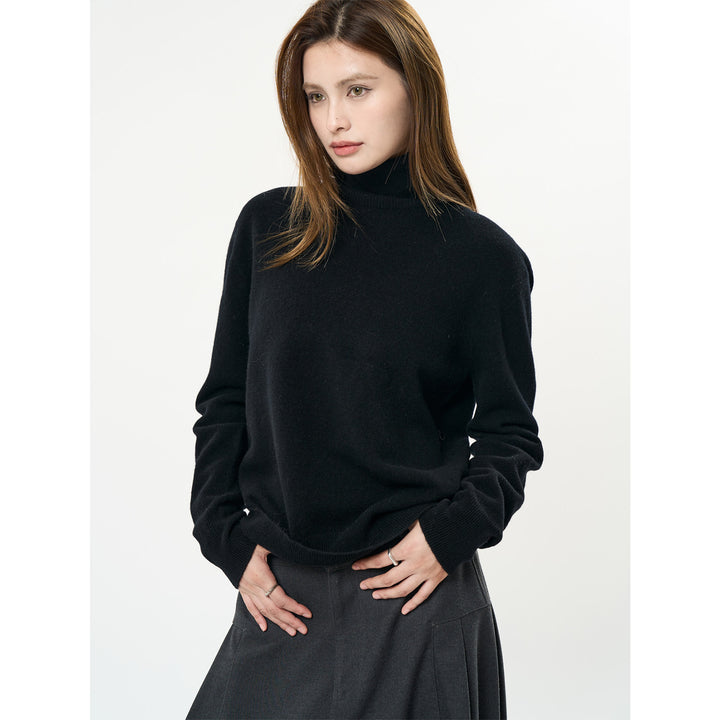Women's Fine Cashmere-Style Rollneck Sweater with Relaxed Fit and Ribbed Cuffs Amarae