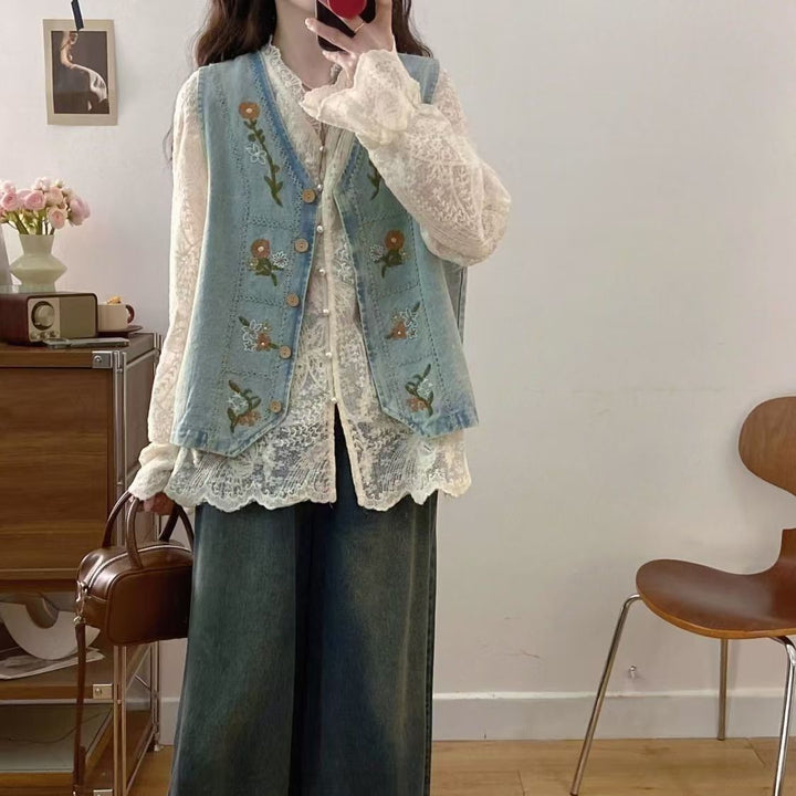 Gilet en denim pour femmes avec motif floral brodé Chic & Stil