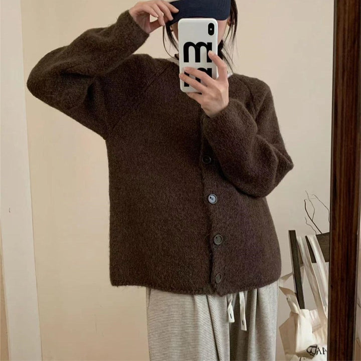 Cardigan confortable pour femmes avec détails de boutons et coupe ample Chic & Stil