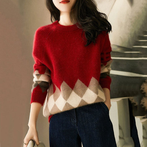 Casual knit sweater for women with a modern diamond pattern and a soft material Amarae