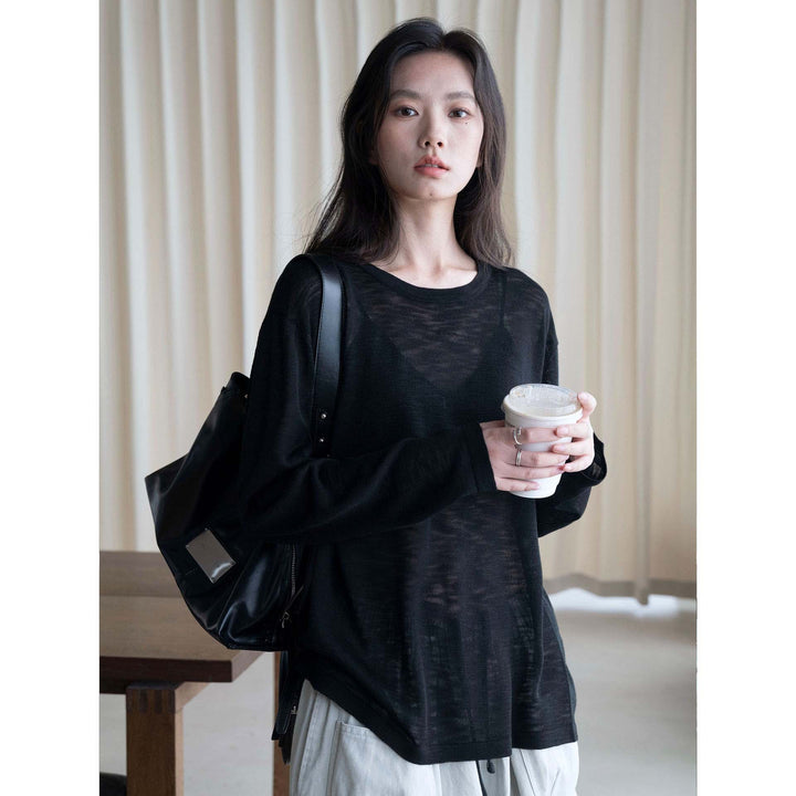 Women's Lightweight Fine Knit Long Sleeve Sweater with Round Neck Amarae