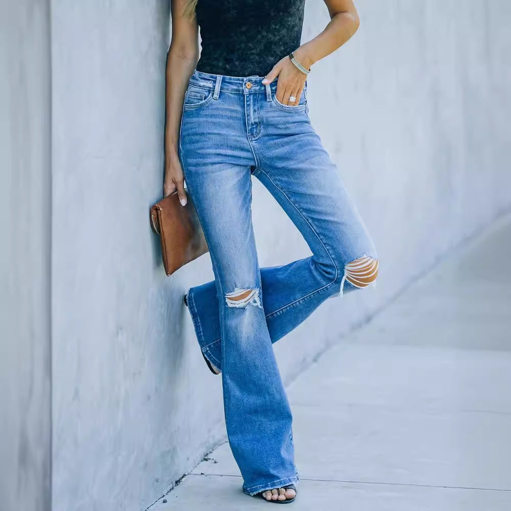 Casual cut women's jeans with distressed details Chic & Stil