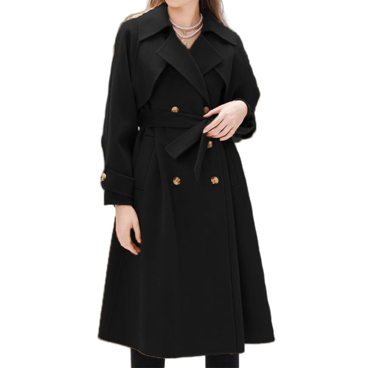 Women's trench coat lined with large lapels and waist belt Lune London