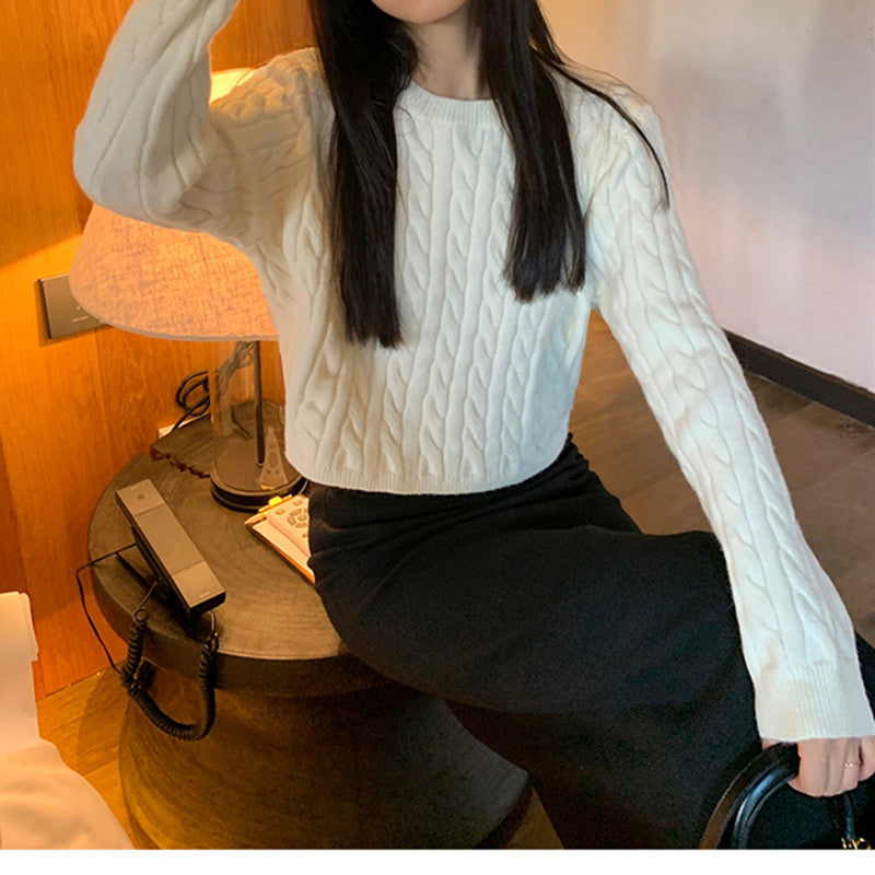 Thick knitted pullover for women with textured pattern and casual fit Lune London