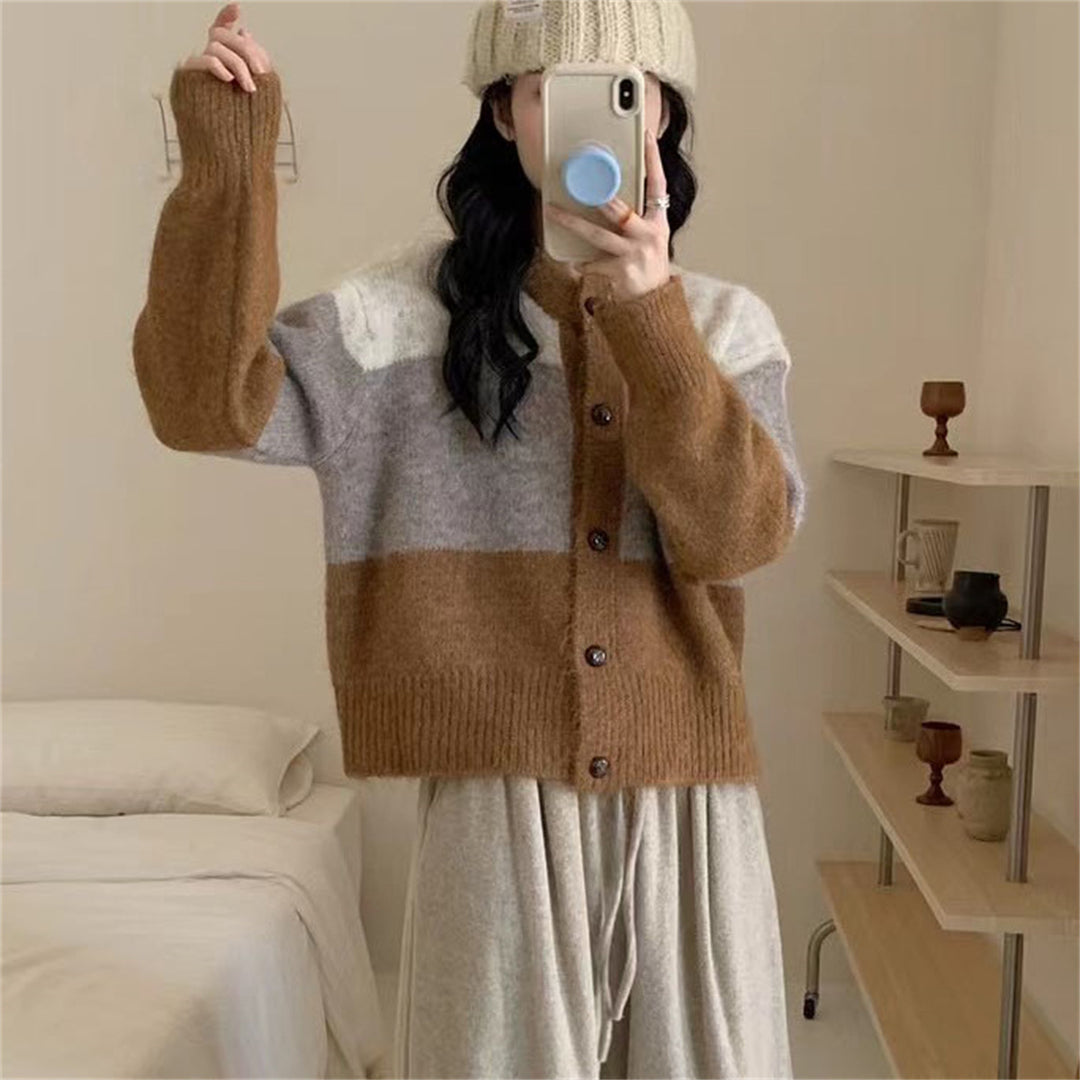 Cardigan en tricot épais pour femmes avec fermeture à boutons et design tendance en bloc de couleur Chic & Stil