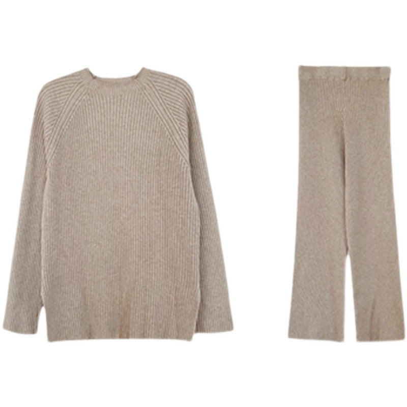Knitted set for women with a relaxed fit and elegant design Lune London