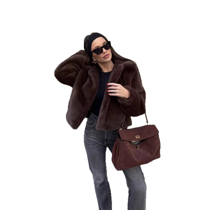 Elegant women's faux fur coat with fashionable lapels Lune London
