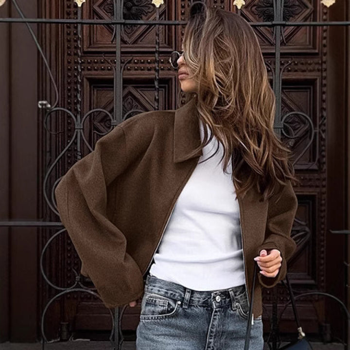 Fashionable short jacket for women with casual fit Lune London