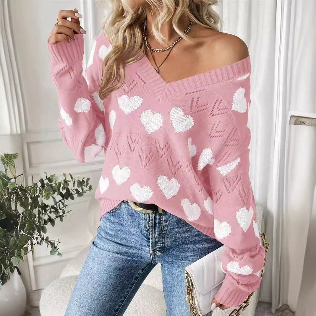 Women’s plush sweater with heart-shaped pattern and V-neck Lune London