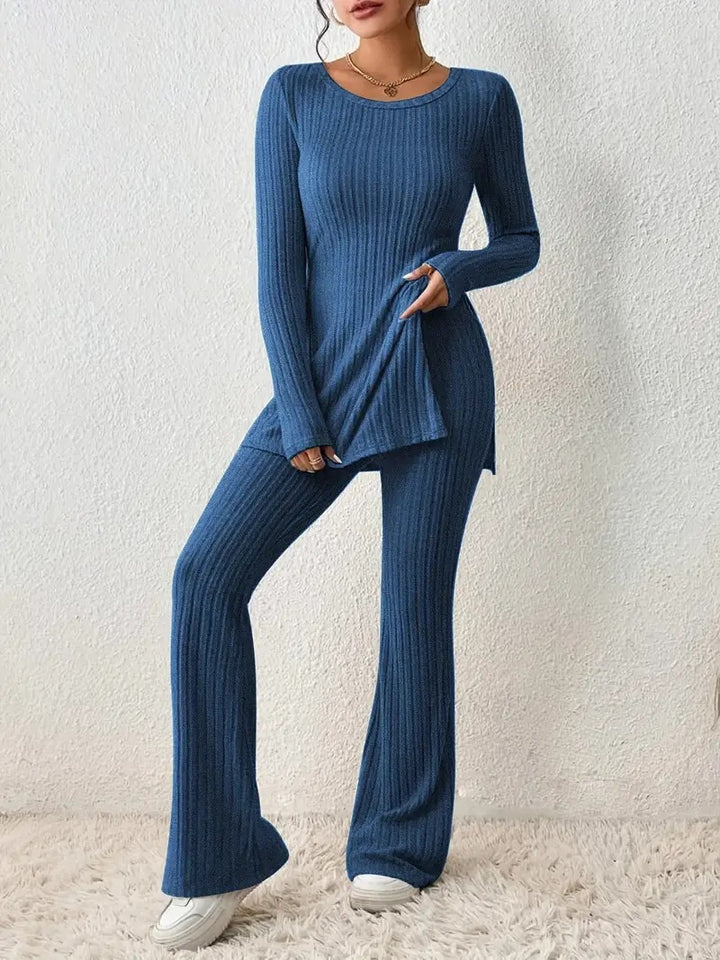 Lune London finely ribbed loungewear set for women with long sleeves and flared legs