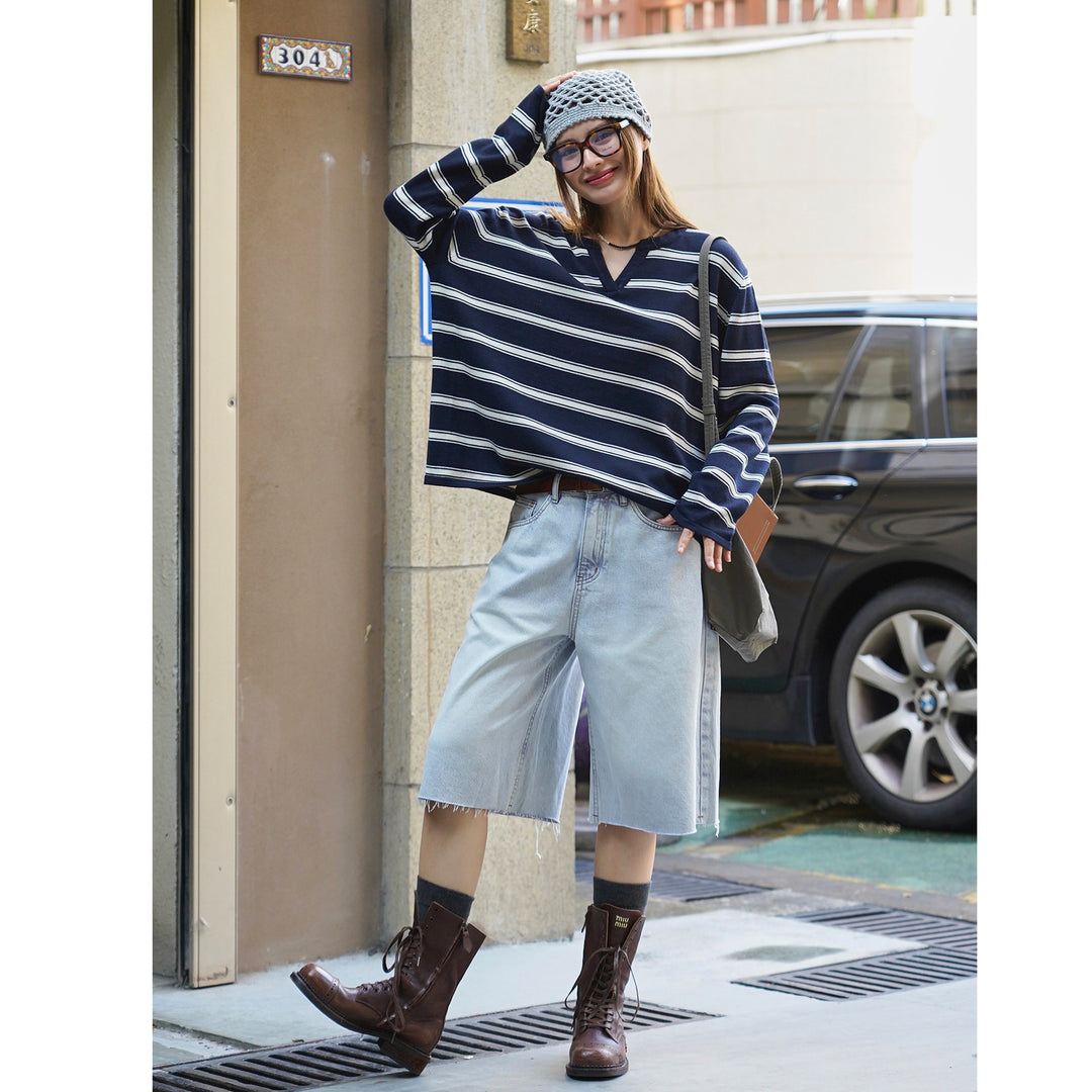 Ladies high-waisted wide denim Bermuda with fringed hem Amarae