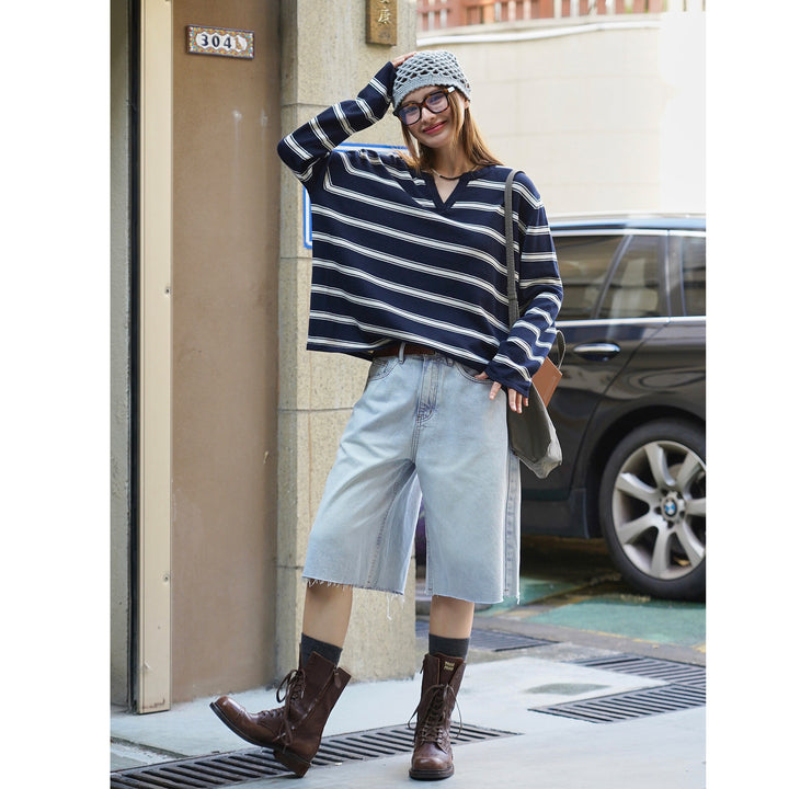 Ladies high-waisted wide denim Bermuda with fringed hem Amarae