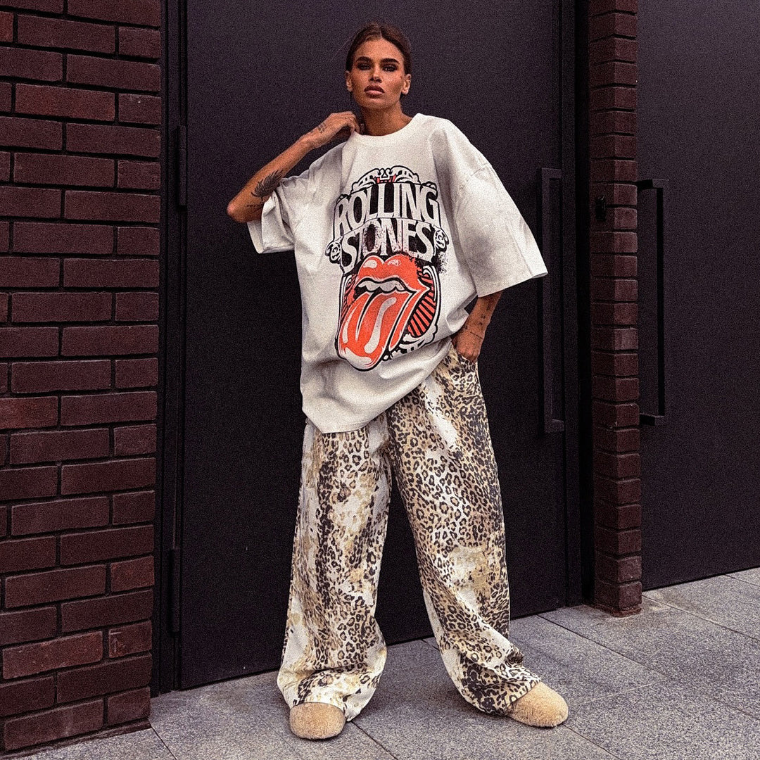 Oversized T-shirt for women with creative graphics and relaxed cuts Lune London