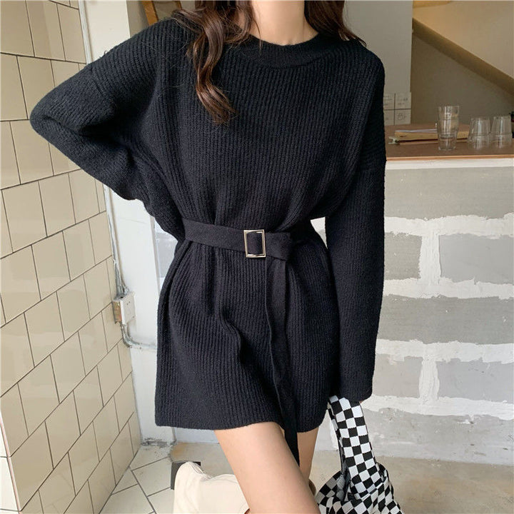 Robe tricotée pour femmes avec ceinture à la taille et fine structure en côtes Chic & Stil