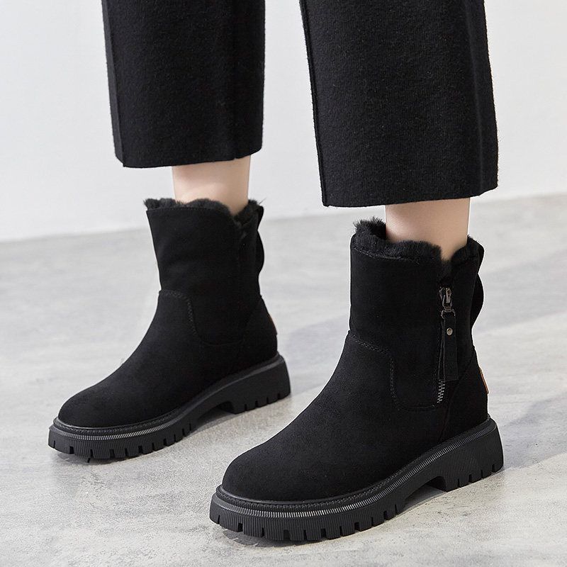 Trendy winter boots for women with soft lining and sturdy profile Lune London