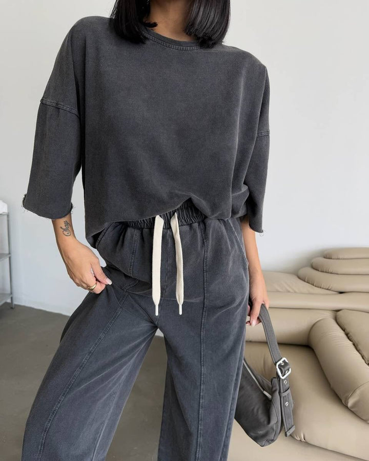 Casual cotton set for women with a loose fit and elastic waistband Lune London
