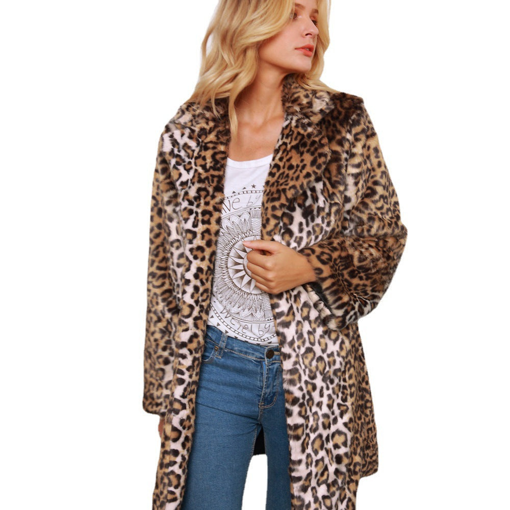 Ladies' faux fur coat with modern cut and large collar Lune London