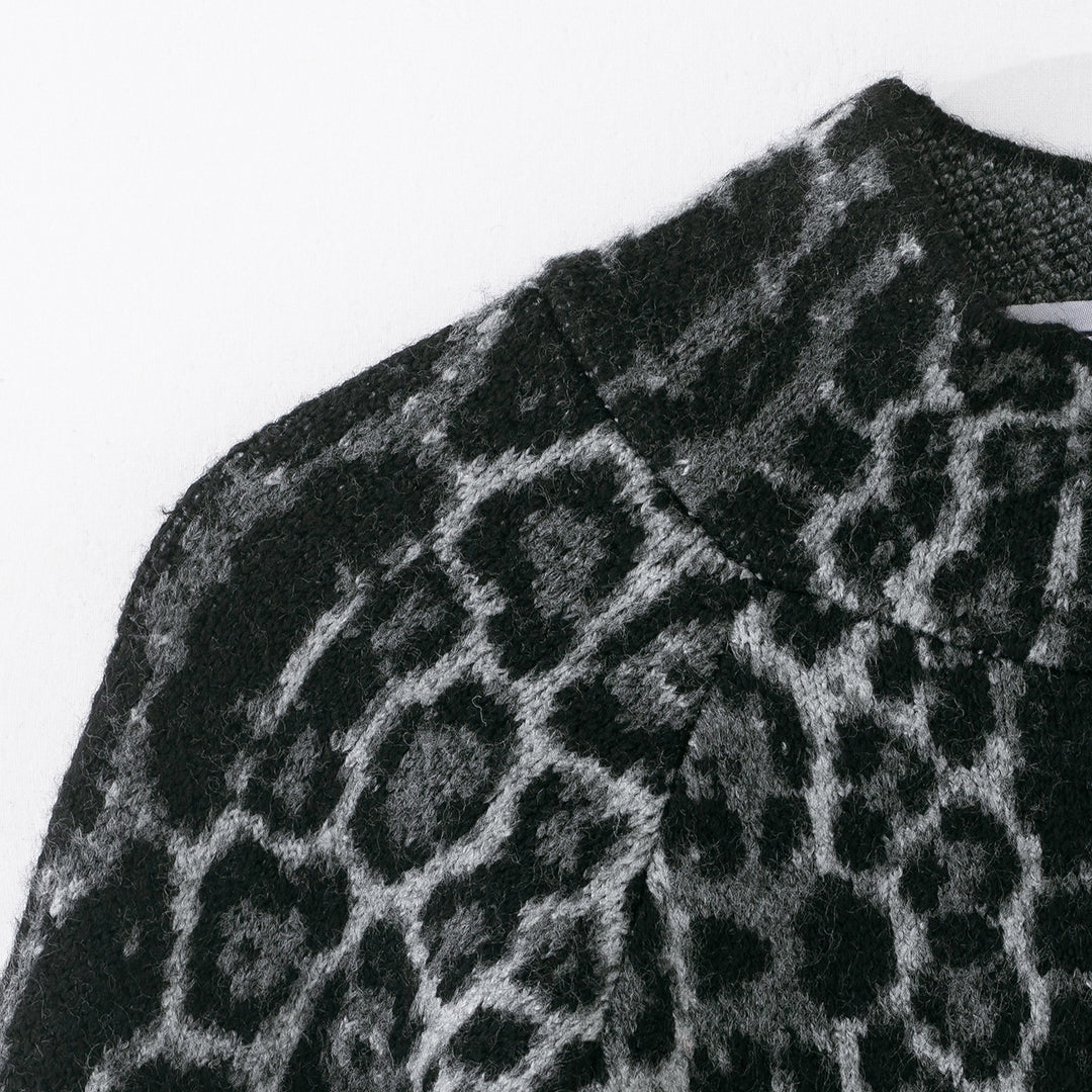 Women Cape-Poncho with Leopard Jacquard and Stand-up Collar Amarae