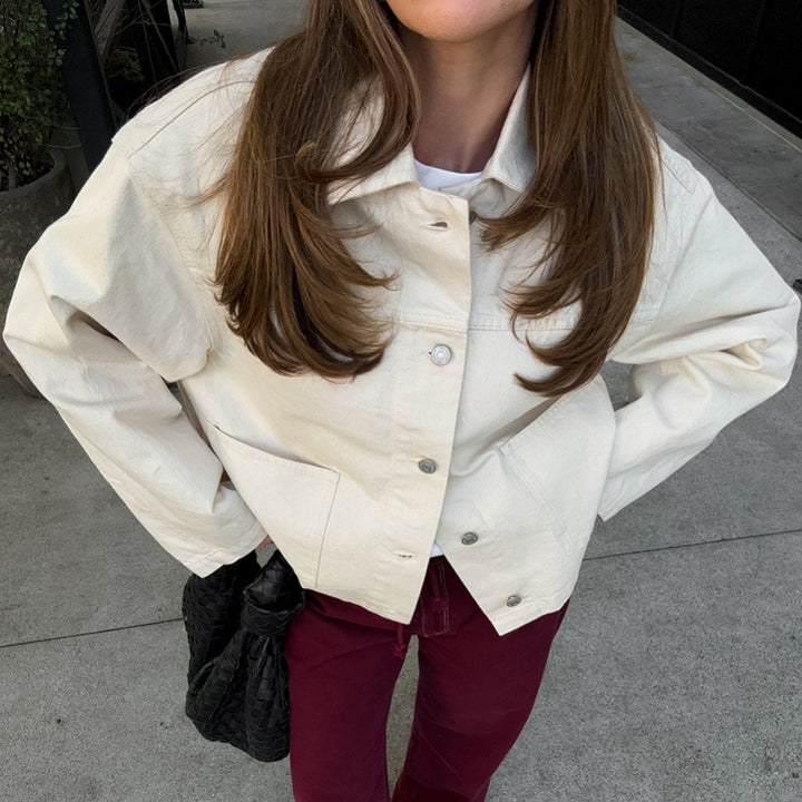 Fashionable oversized women's coat made of high-quality material with practical pockets Lune London