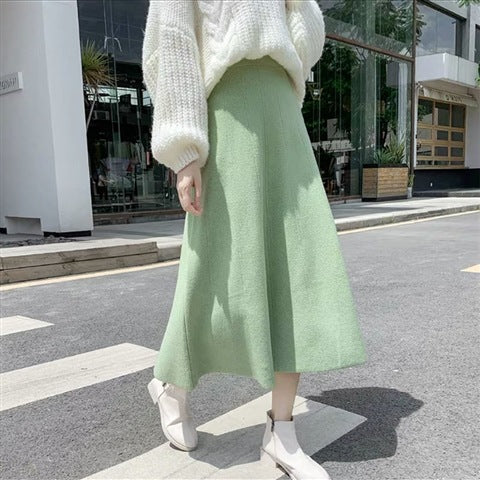 Elegant midi skirt for ladies with a relaxed fit and a decorative textured pattern Lune London