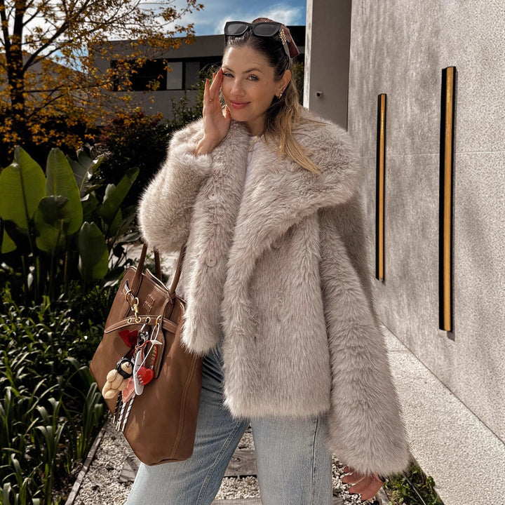 Veste Fluffy Femme Grande Taille avec Douce Fourrure Chic & Stil