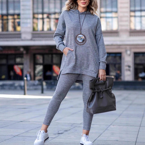 Ladies look the casual hoodie with Amarae leggings