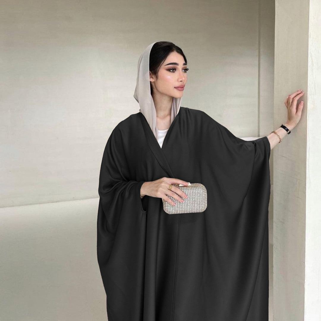 Elegant Abaya dress for women in soft material and generous cut Lune London