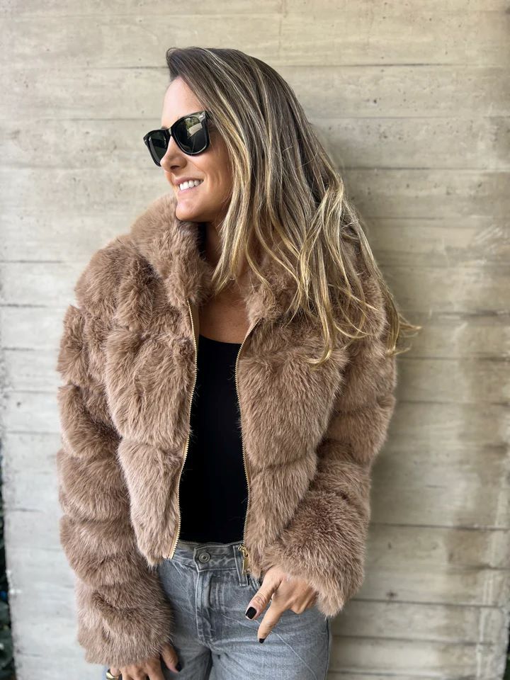 Short faux fur jacket for women with high-quality zipper Lune London