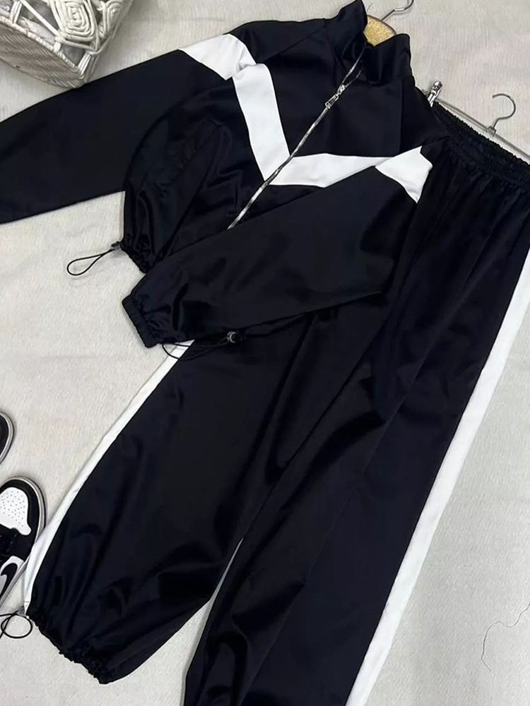 Women's sports tracksuit set with functional zipper and elastic waist Lune London