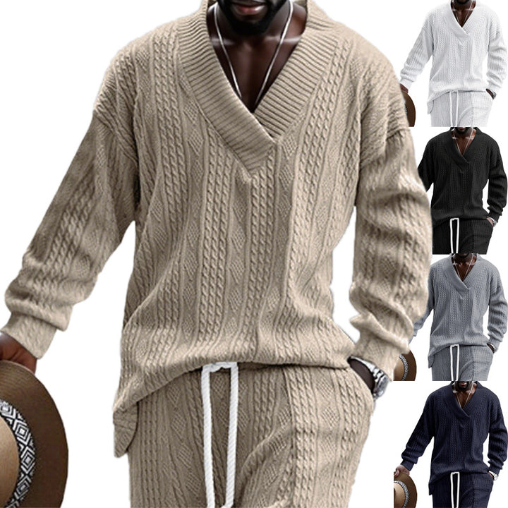 Knit sweater for men with a modern V-neck and a casual chic design