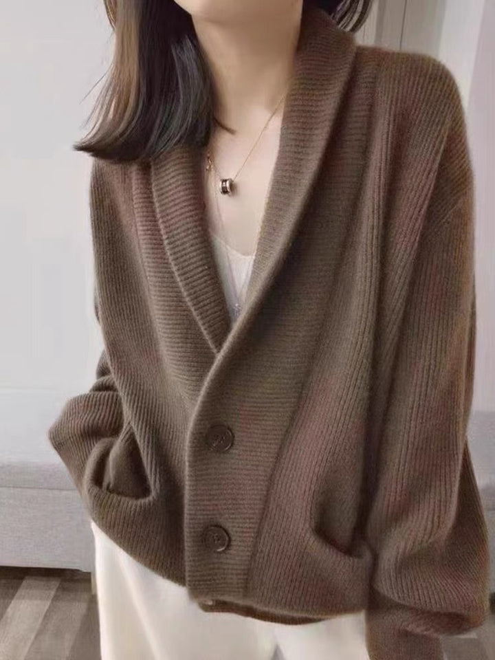 Gilet en tricot confortable pour femmes avec larges revers et poches